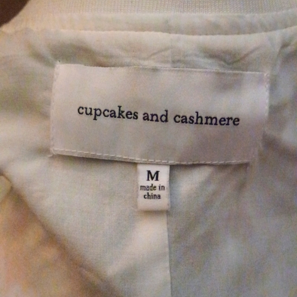 Cupcakes and cashmere bomber jacket size M Hawaiian floral print on teal bckgnd